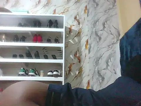 Snapshot of SexyAndSweet chatting on 10.29.25 SexyAndSweet online show from 10.29.25