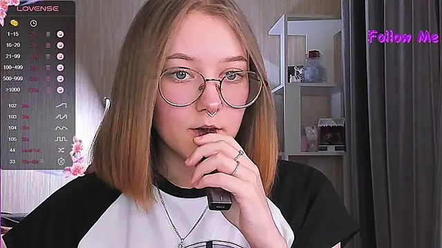 Snapshot of bunny_bubble chatting on 12.29.24 bunny bubble online show from 12.29.24