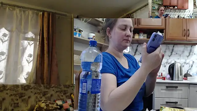 Sakura Green online show from 11.20.25