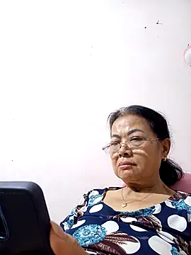 Hotestlove online show from 12.23.25