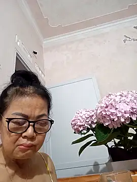 Hotestlove online show from 04.21.26