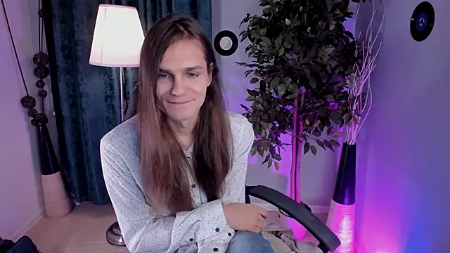 Snapshot of Will_Will_ chatting on 02.10.26 Will Will online show from 02.10.26