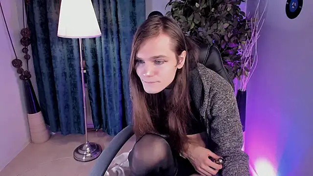 Snapshot of Will_Will_ chatting on 02.11.26 Will Will online show from 02.11.26