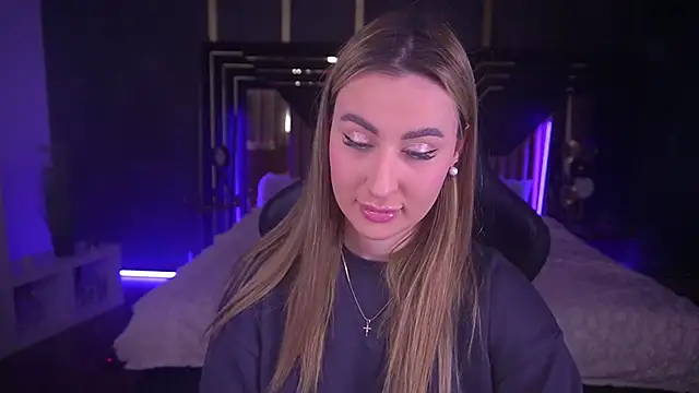 Snapshot of LiaBrazzerr chatting on 03.11.25 LiaBrazzerr online show from 03.11.25