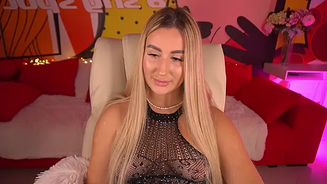 Snapshot of LiaBrazzerr chatting on 11.14.25 LiaBrazzerr online show from 11.14.25