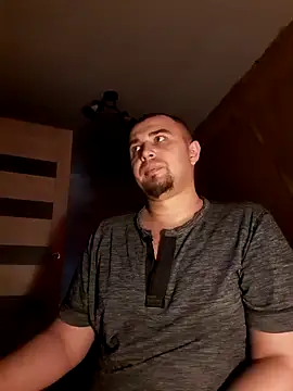 Snapshot of Foxyshaved chatting on 01.28.25 Foxyshaved online show from 01.28.25