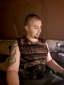 Snapshot of Foxyshaved chatting on 01.29.25 Foxyshaved online show from 01.29.25