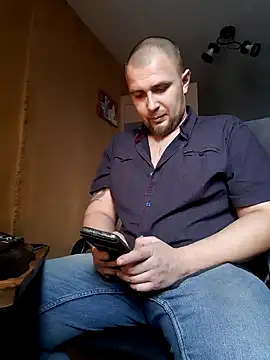 Snapshot of Foxyshaved chatting on 02.08.25 Foxyshaved online show from 02.08.25