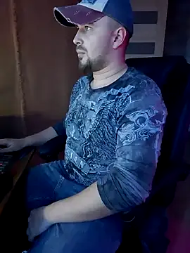 Snapshot of Foxyshaved chatting on 02.18.25 Foxyshaved online show from 02.18.25