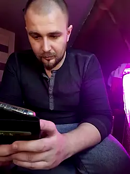 Snapshot of Foxyshaved chatting on 02.27.25 Foxyshaved online show from 02.27.25