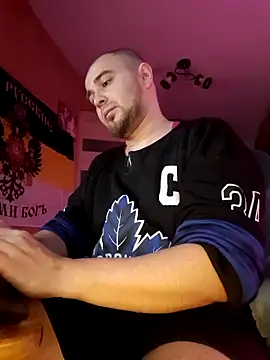 Snapshot of Foxyshaved chatting on 03.16.25 Foxyshaved online show from 03.16.25