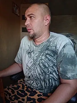 Snapshot of Foxyshaved chatting on 09.11.25 Foxyshaved online show from 09.11.25