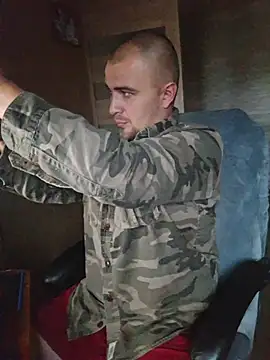 Snapshot of Foxyshaved chatting on 09.27.25 Foxyshaved online show from 09.27.25