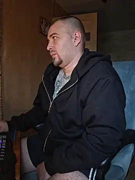 Snapshot of Foxyshaved chatting on 10.14.25 Foxyshaved online show from 10.14.25