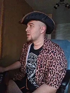 Snapshot of Foxyshaved chatting on 10.16.25 Foxyshaved online show from 10.16.25