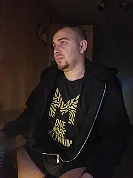 Snapshot of Foxyshaved chatting on 10.20.25 Foxyshaved online show from 10.20.25