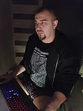 Snapshot of Foxyshaved chatting on 11.03.25 Foxyshaved online show from 11.03.25