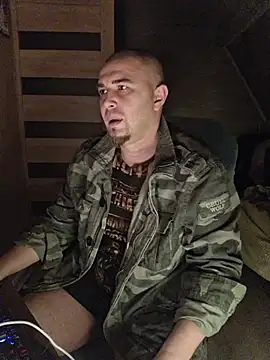 Snapshot of Foxyshaved chatting on 11.12.25 Foxyshaved online show from 11.12.25