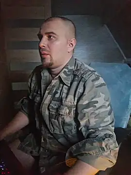 Snapshot of Foxyshaved chatting on 11.16.25 Foxyshaved online show from 11.16.25