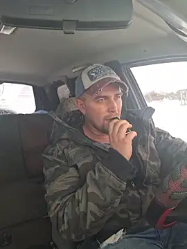 Snapshot of Foxyshaved chatting on 11.19.25 Foxyshaved online show from 11.19.25