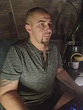 Snapshot of Foxyshaved chatting on 11.21.25 Foxyshaved online show from 11.21.25