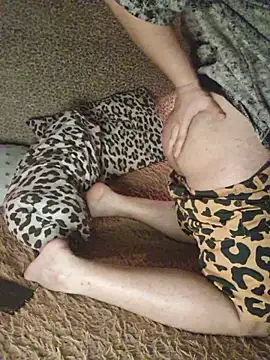 Snapshot of Foxyshaved chatting on 11.26.25 Foxyshaved online show from 11.26.25