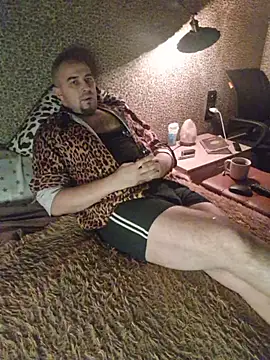 Snapshot of Foxyshaved chatting on 11.27.25 Foxyshaved online show from 11.27.25