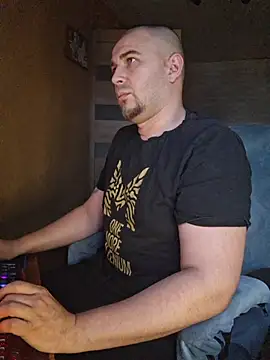 Snapshot of Foxyshaved chatting on 12.22.25 Foxyshaved online show from 12.22.25