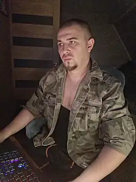 Snapshot of Foxyshaved chatting on 01.08.26 Foxyshaved online show from 01.08.26