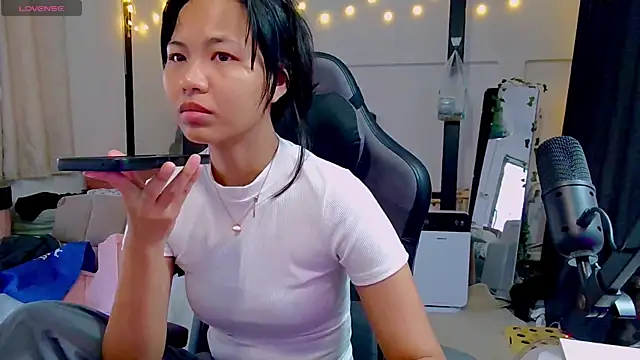 Kana G online show from 02.10.25