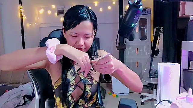 Kana G online show from 02.17.25