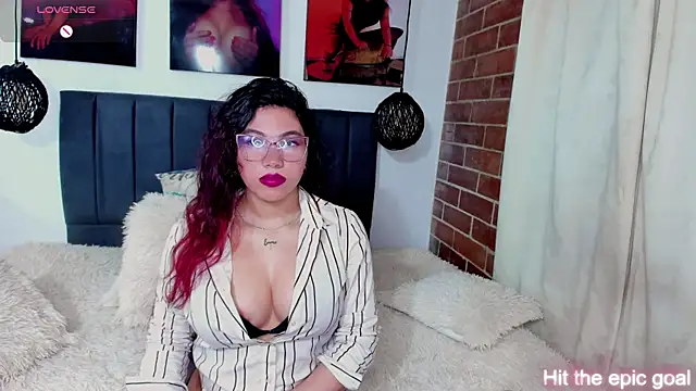 Snapshot of kyliejenner_hot chatting on 06.19.26 kyliejenner hot online show from 06.19.26