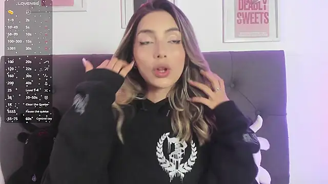 IsadoraGalle  online show from 04.13.26