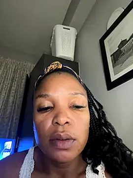 slimcateee online show from 10.22.25