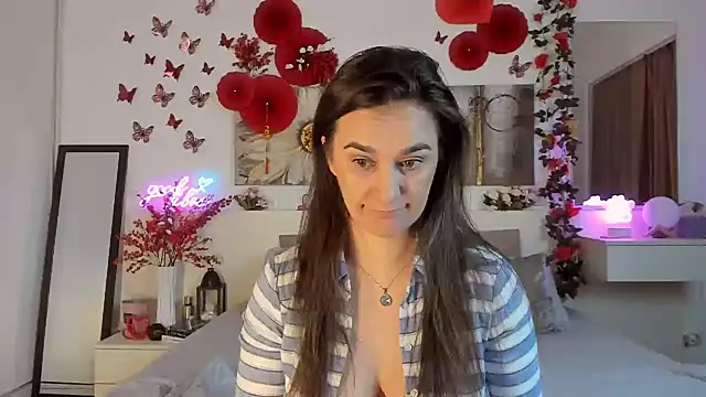 Snapshot of JoyCasidy chatting on 02.21.25 JoyCasidy online show from 02.21.25