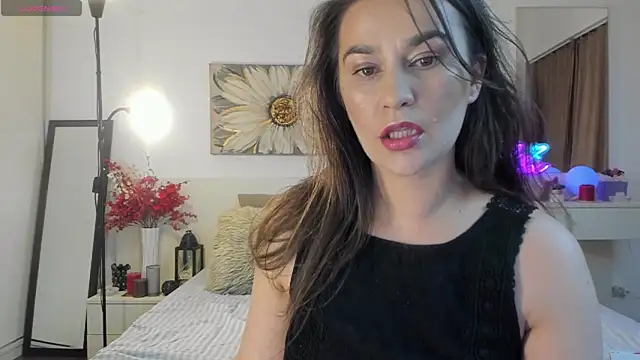 Snapshot of JoyCasidy chatting on 11.27.25 JoyCasidy online show from 11.27.25