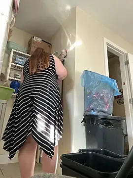 Snapshot of MissLolaLuxxx chatting on 09.21.25 MissLolaLuxxx online show from 09.21.25