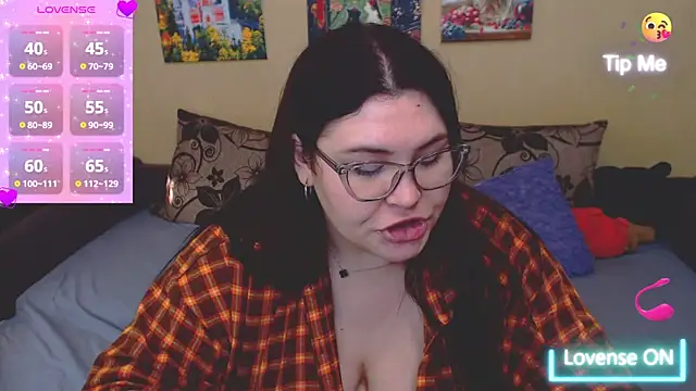 Snapshot of JuliaKeln chatting on 05.15.26 JuliaKeln online show from 05.15.26