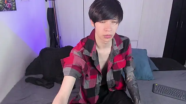 Snapshot of Aventure_Twinks chatting on 01.22.25 Aventure Twinks online show from 01.22.25