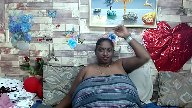 Snapshot of Indian_tracy chatting on 02.26.25 Indian tracy online show from 02.26.25