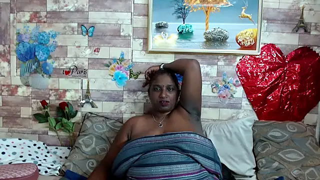 Snapshot of Indian_tracy chatting on 03.05.25 Indian tracy online show from 03.05.25