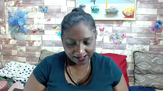 Snapshot of Indian_tracy chatting on 10.07.25 Indian tracy online show from 10.07.25