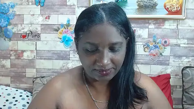Snapshot of Indian_tracy chatting on 10.09.25 Indian tracy online show from 10.09.25