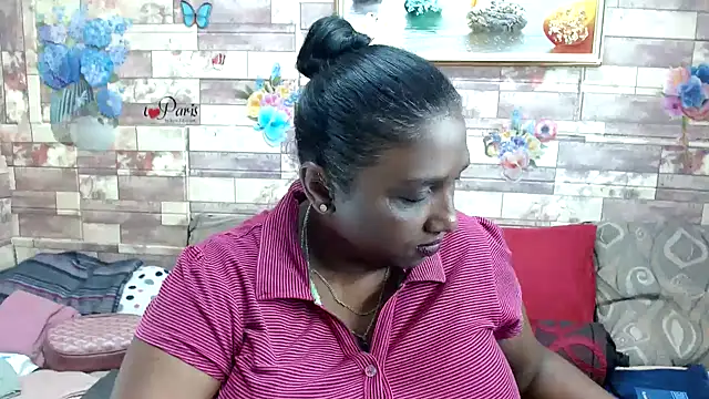 Snapshot of Indian_tracy chatting on 10.14.25 Indian tracy online show from 10.14.25