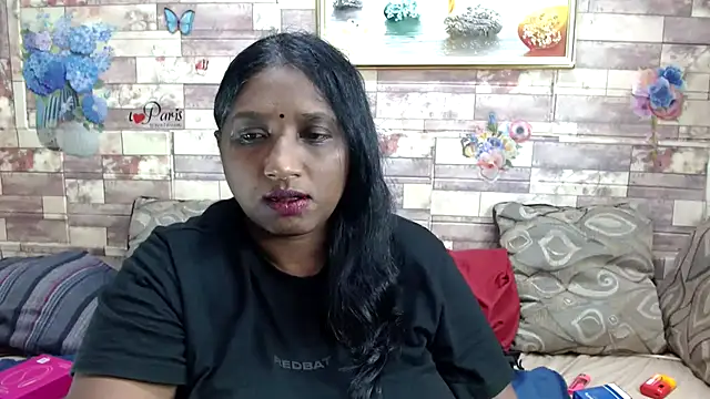 Snapshot of Indian_tracy chatting on 12.02.25 Indian tracy online show from 12.02.25