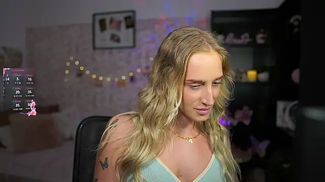 Nicolette  Shea  online show from 03.13.25