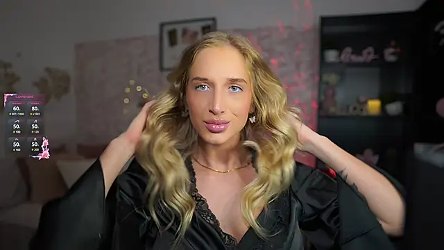 Nicolette  Shea  online show from 03.15.25