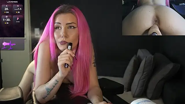 Snapshot of ClaraStylezZ chatting on 03.22.25 ClaraStylezZ online show from 03.22.25