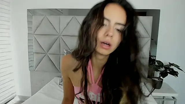 Snapshot of nina_pons chatting on 03.05.25 nina pons online show from 03.05.25