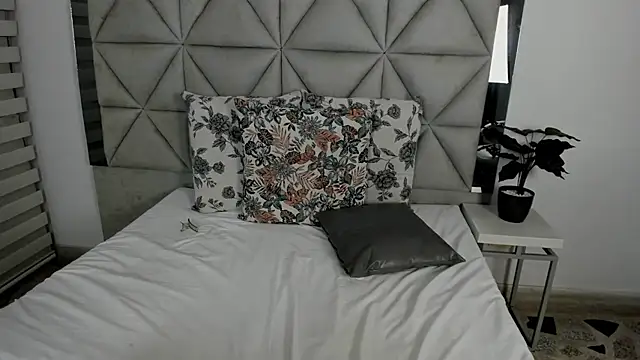 Snapshot of nina_pons chatting on 03.19.25 nina pons online show from 03.19.25